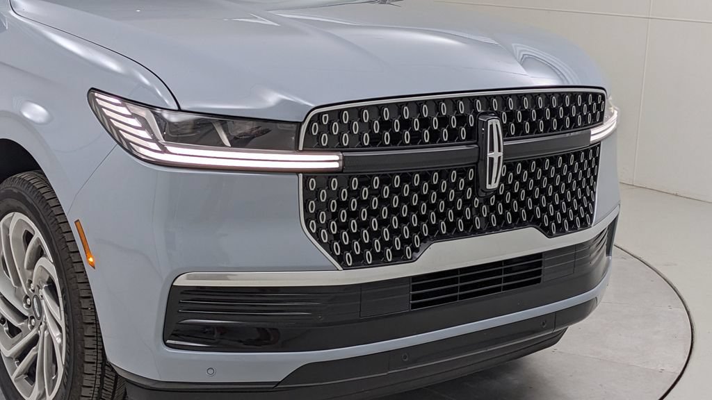 Used 2026 Lincoln Navigator L Reserve AWD/4WD image 45