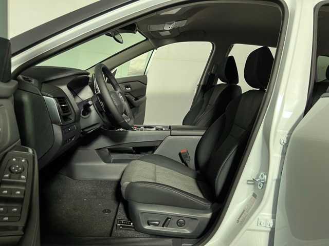 New 2026 Nissan Rogue SV image 12