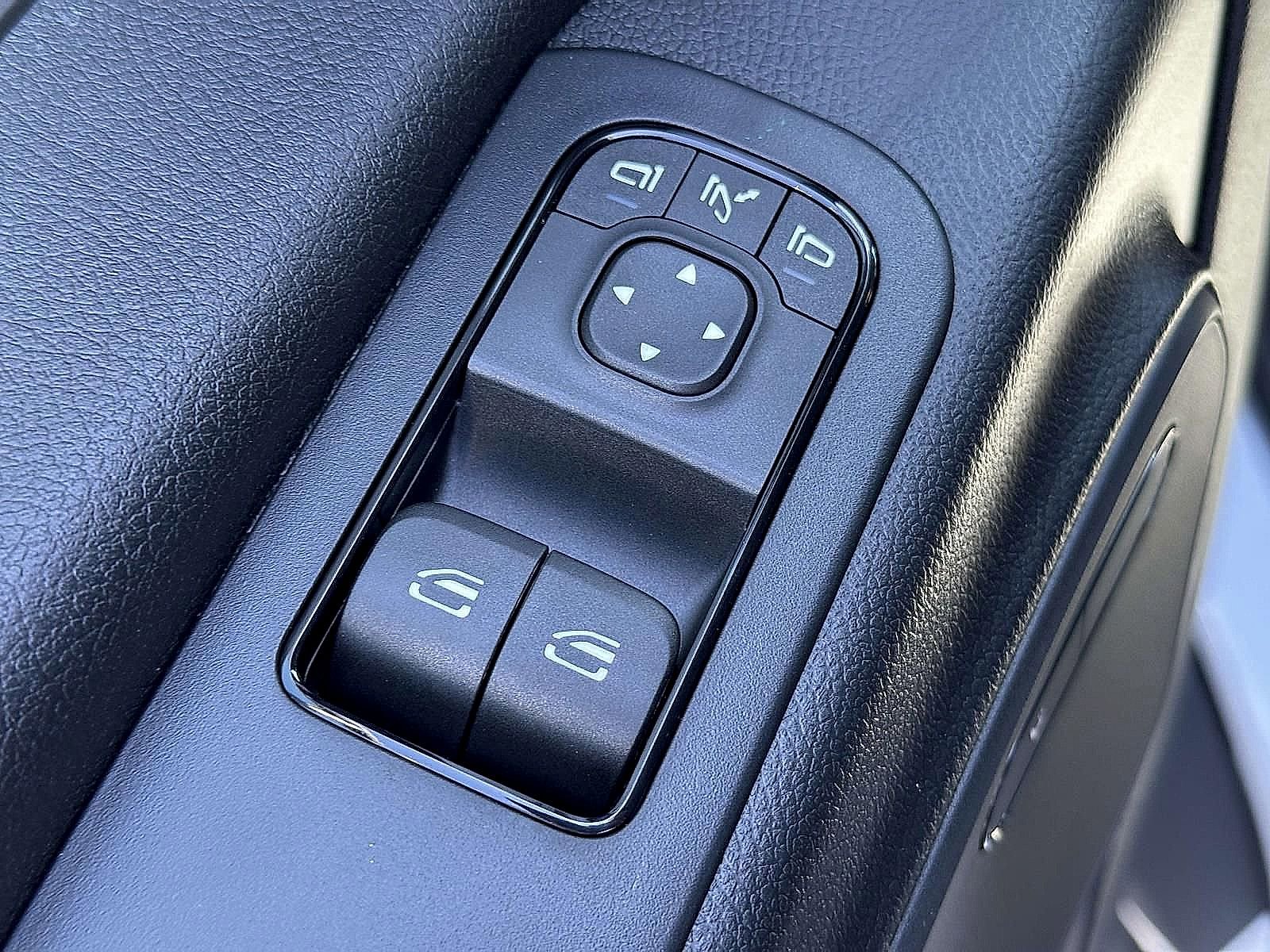 New 2025 Mercedes-Benz Sprinter 2500 image 13