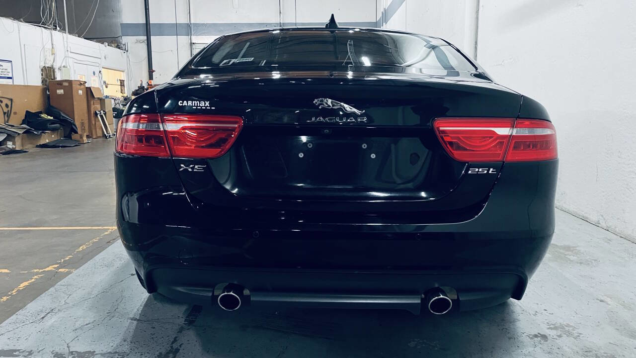 Used 2019 Jaguar XE Prestige image 7