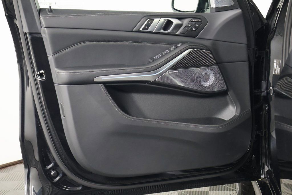 New 2026 BMW ALPINA XB7 image 8
