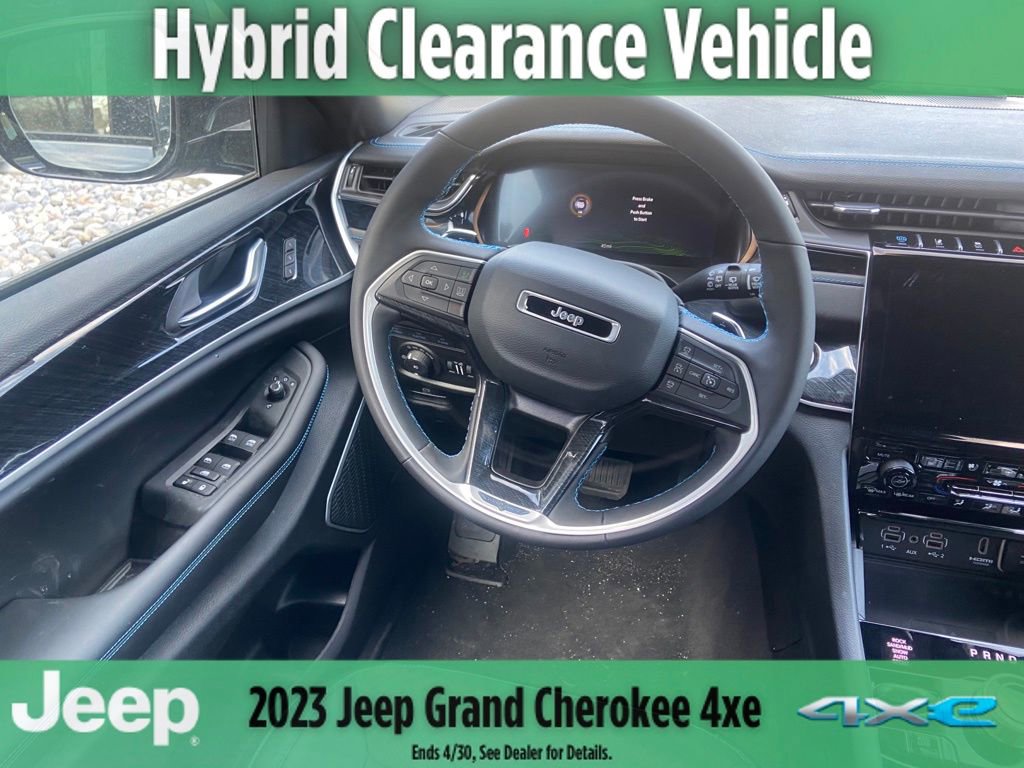 New 2023 Jeep Grand Cherokee Trailhawk w/ Advanced Protech Group II image 19