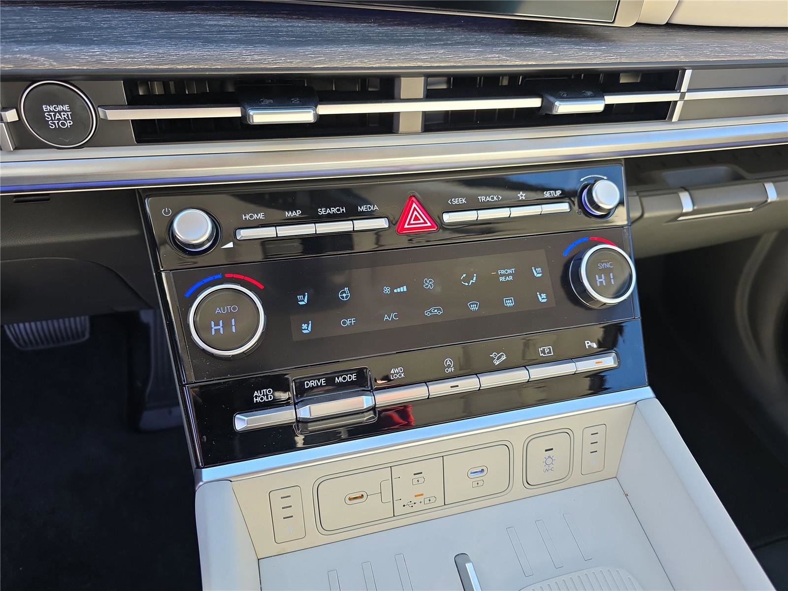 Certified 2025 Hyundai Santa Fe Calligraphy image 26