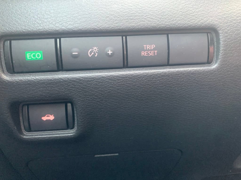Used 2020 Nissan Sentra SV FWD image 17