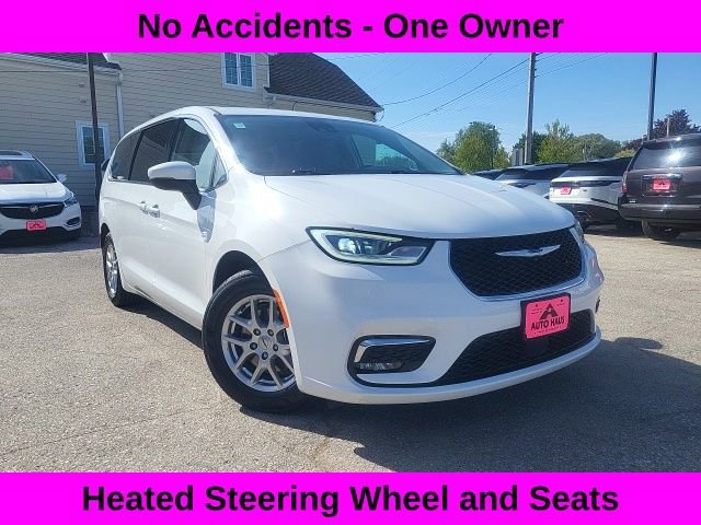 Used 2023 Chrysler Pacifica Touring-L FWD image 1