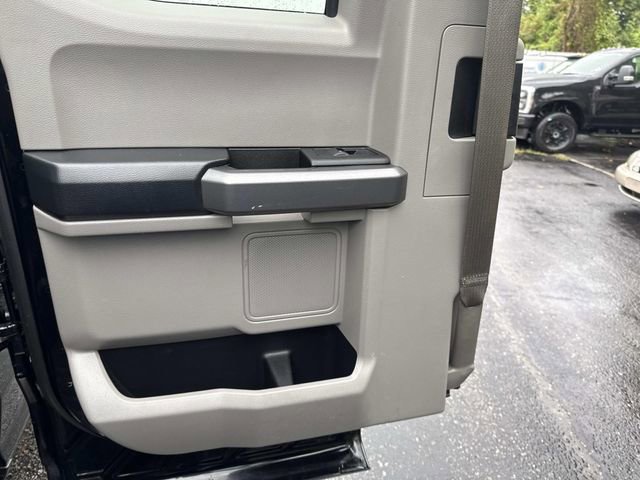 Used 2017 Ford F250 XLT w/ XLT Premium Package image 23
