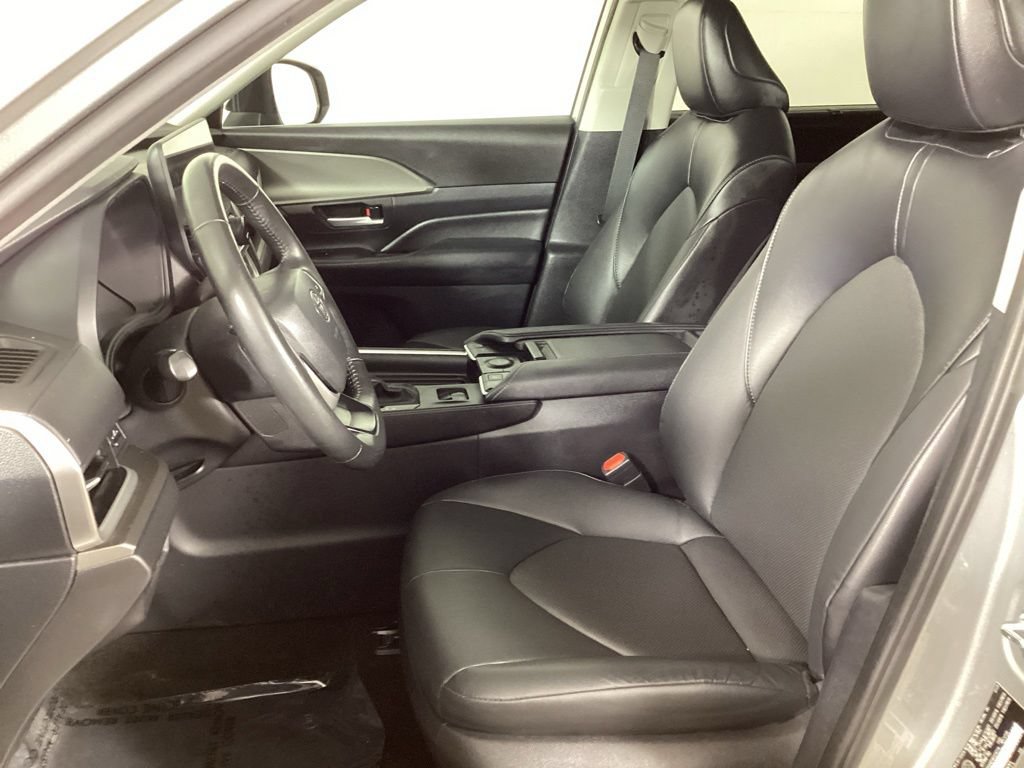 Used 2024 Toyota Grand Highlander AWD image 10