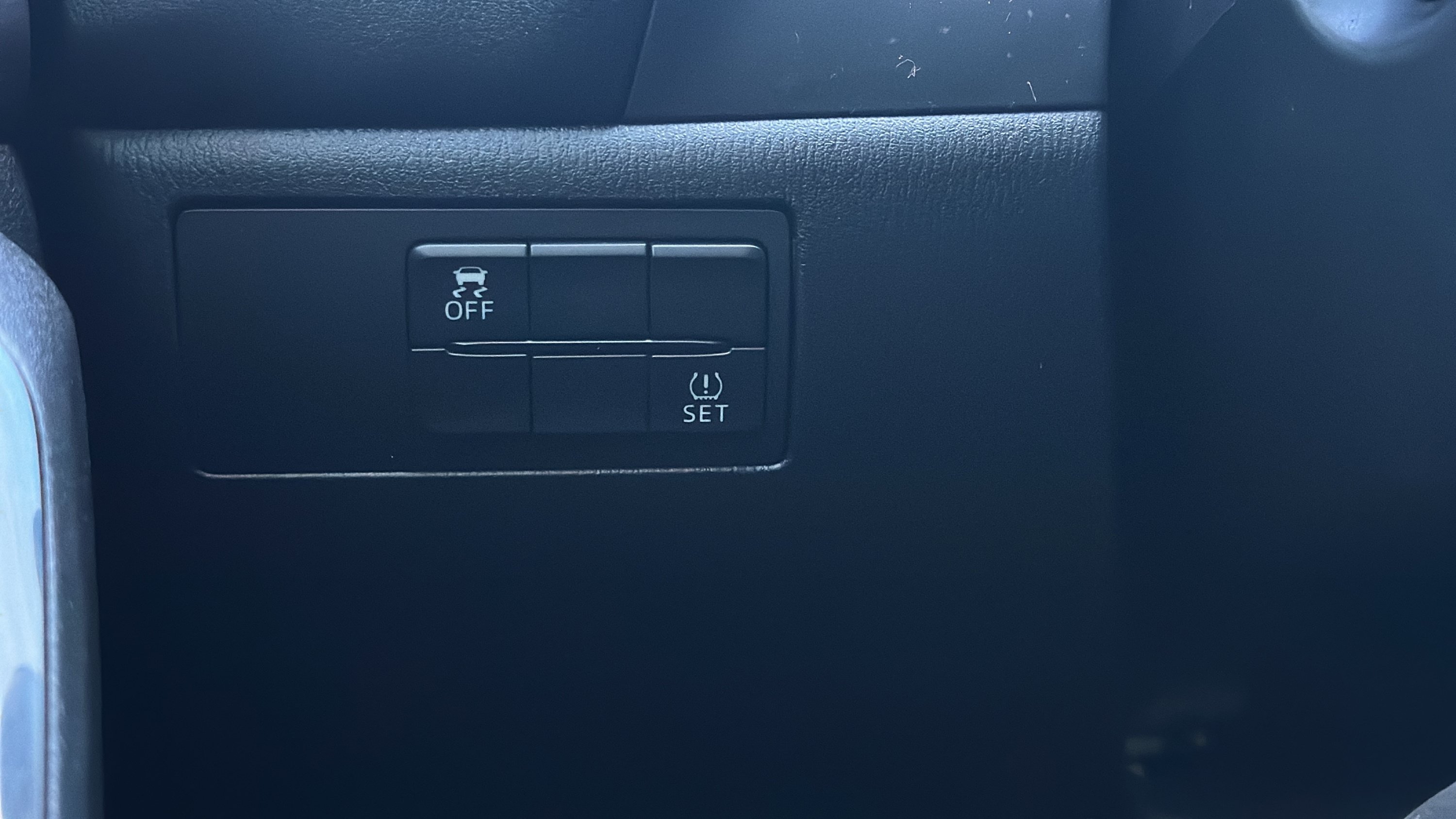 Used 2018 MAZDA MAZDA3 Touring FWD image 19