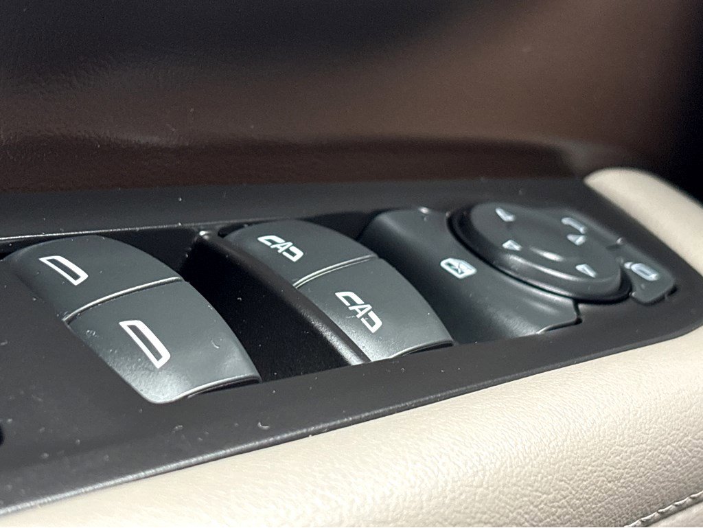 Used 2024 Chevrolet Suburban LT image 20