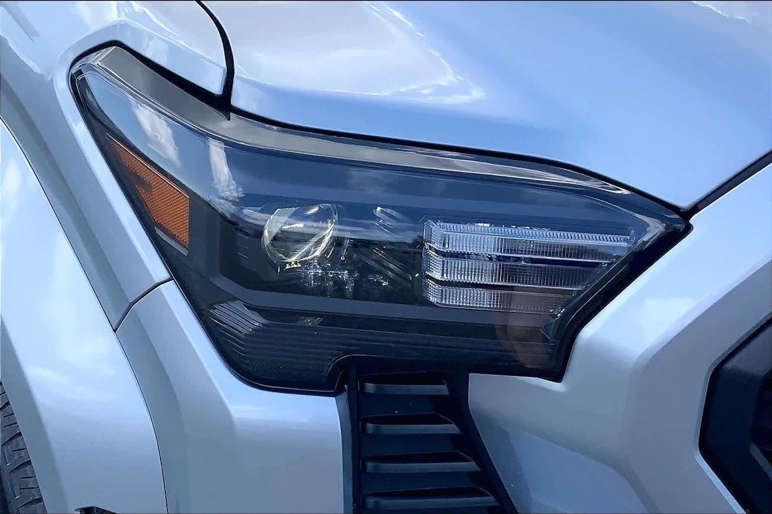 Used 2025 Toyota Tacoma TRD Sport AWD/4WD image 27
