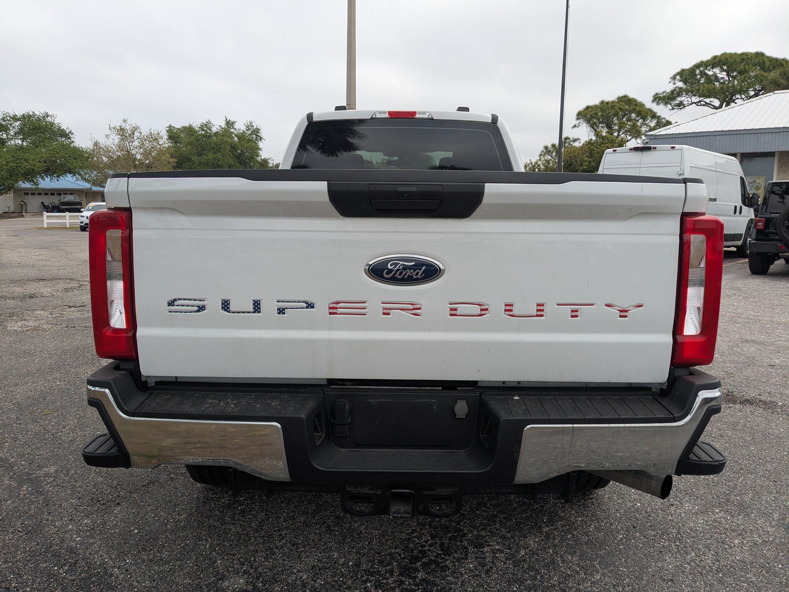 Used 2023 Ford F350 XL w/ FX4 Off-Road Package AWD/4WD image 5