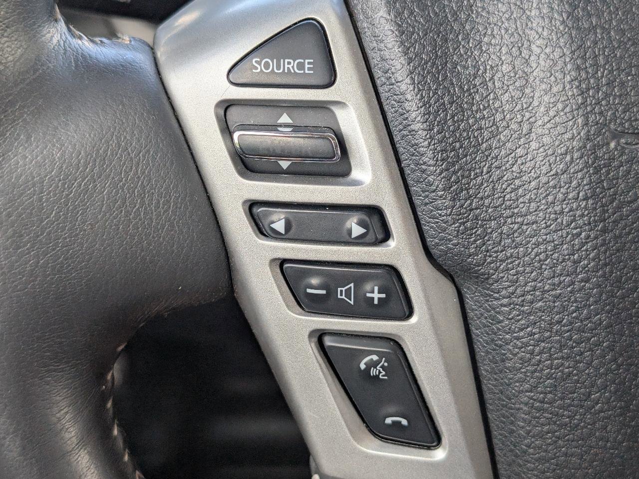 Used 2017 Nissan Titan PRO-4X AWD/4WD image 12