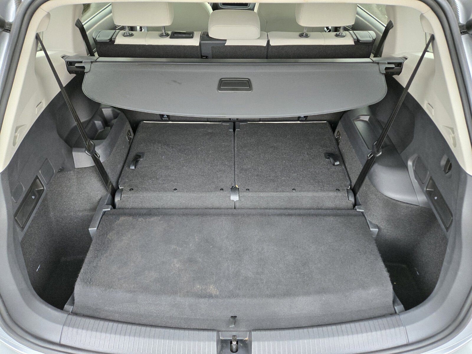 Used 2020 Volkswagen Tiguan SEL image 14