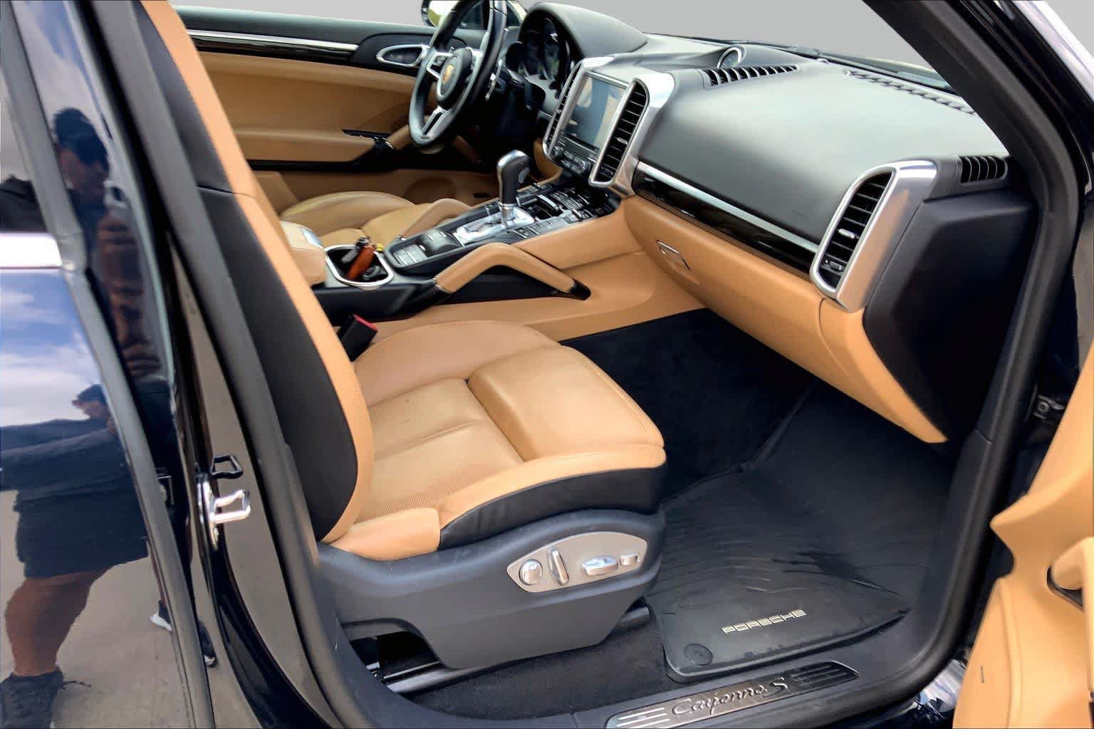 Used 2018 Porsche Cayenne S AWD/4WD image 9