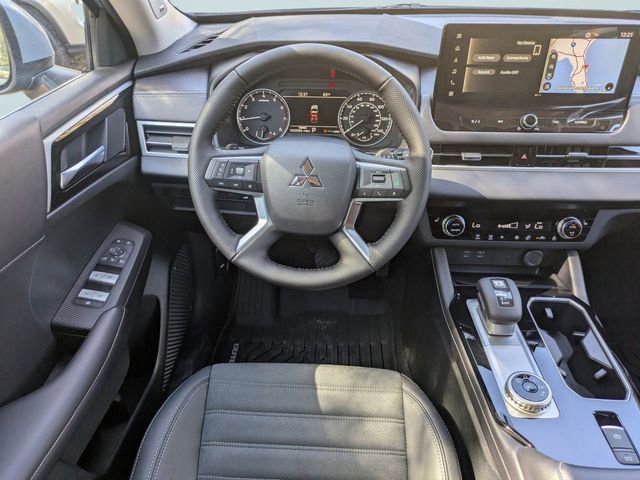 New 2026 Mitsubishi Outlander SE image 18