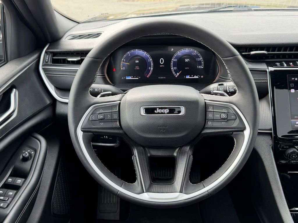 Used 2024 Jeep Grand Cherokee Altitude image 40