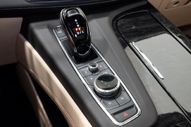 Used 2023 Cadillac Escalade Premium Luxury AWD/4WD image 19