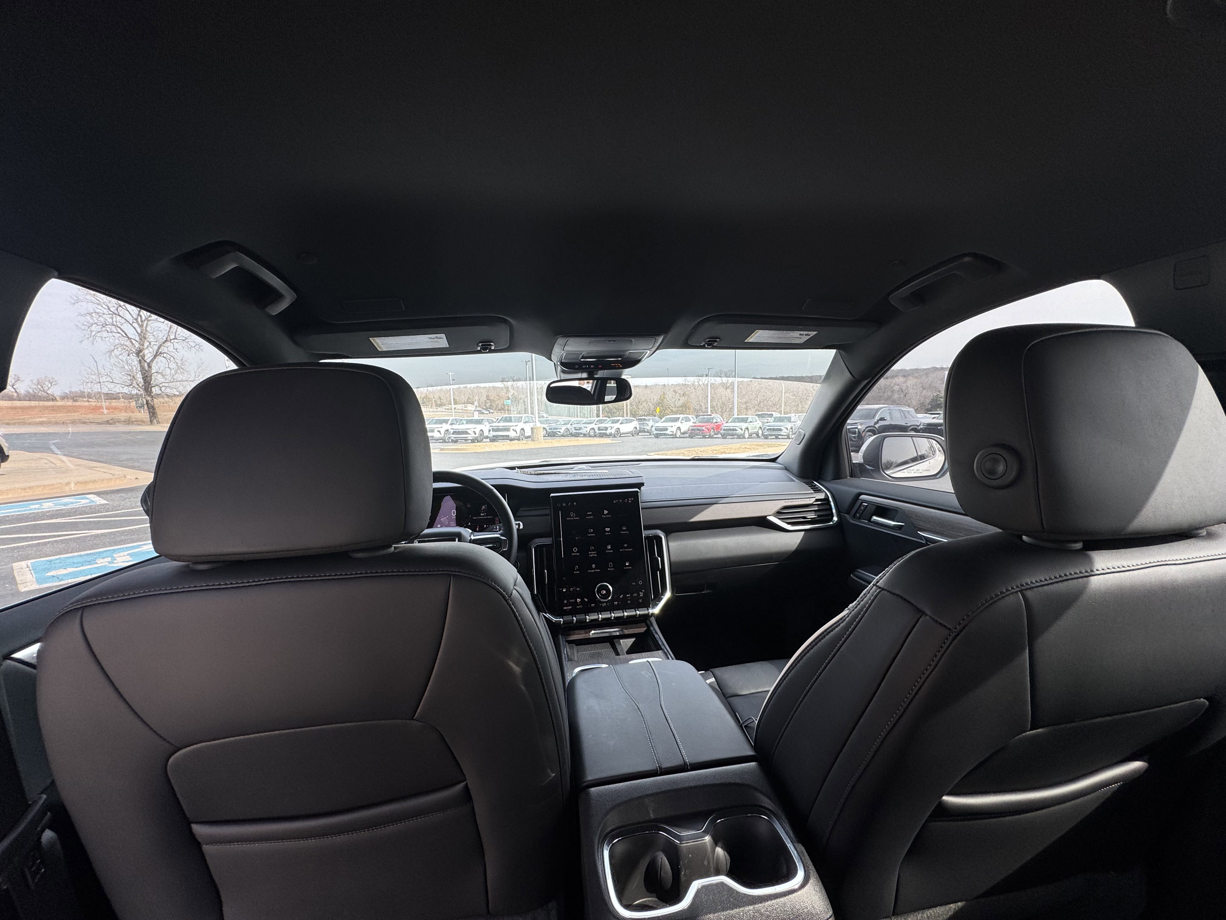 Used 2025 GMC Acadia Denali image 11