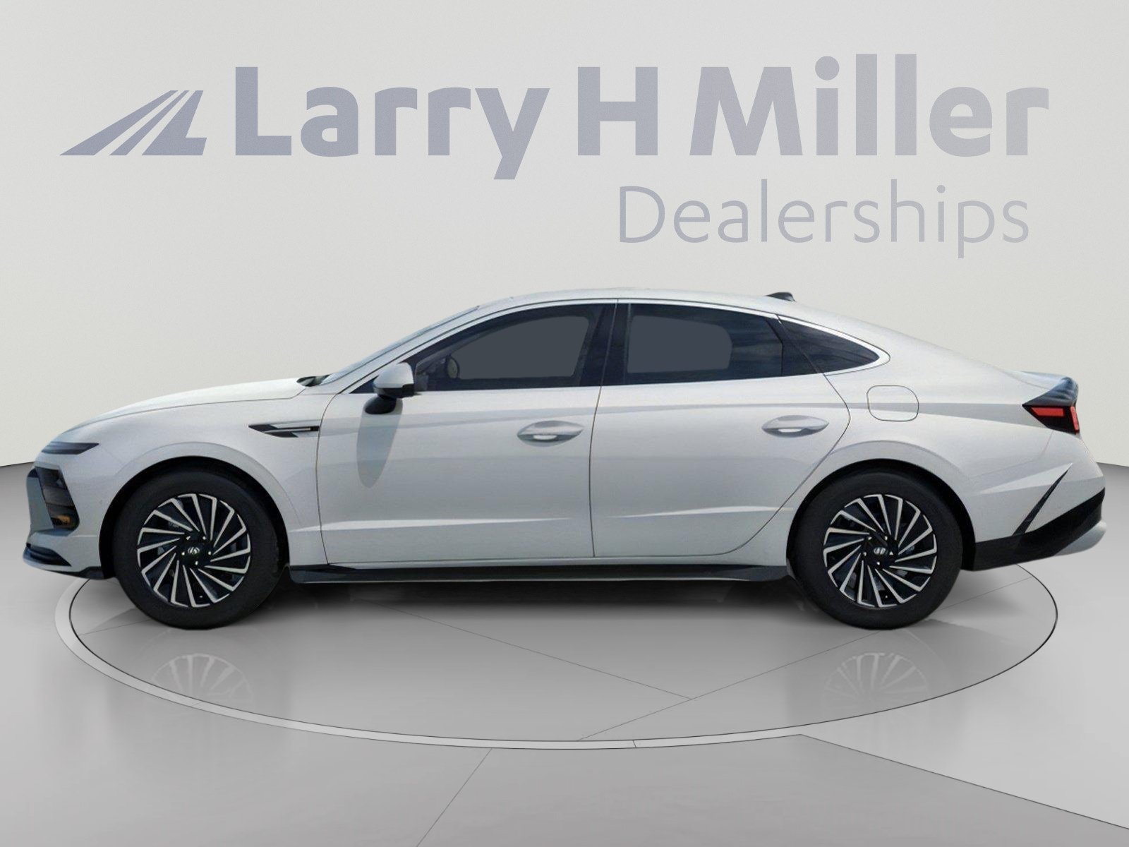 New 2026 Hyundai Sonata Limited FWD image 3