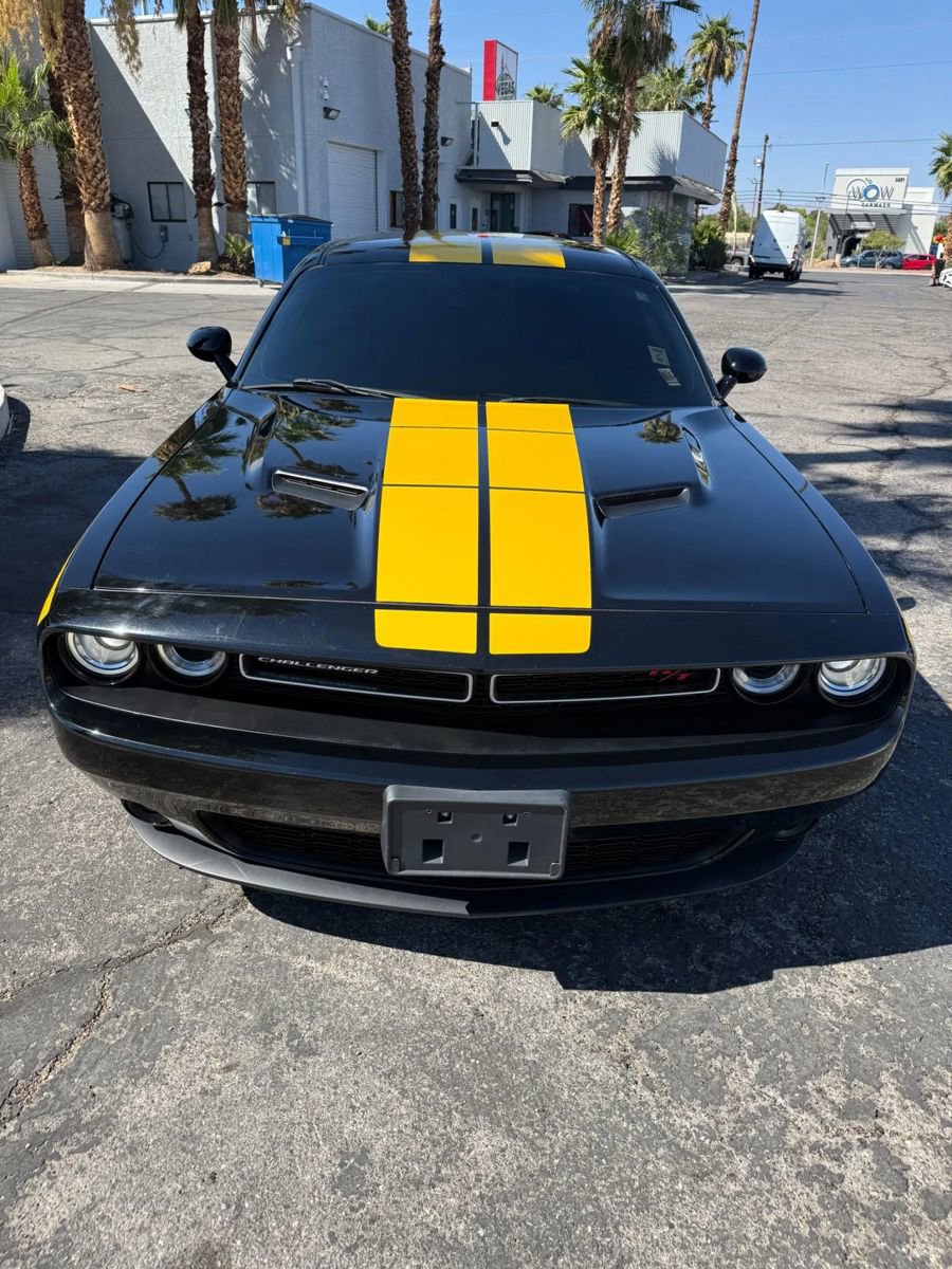 Used 2018 Dodge Challenger R/T w/ Driver Convenience Group image 9