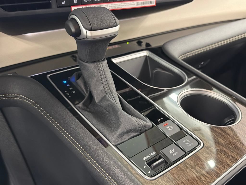 Certified 2026 Toyota Sienna Limited FWD image 32