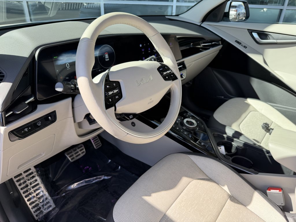 Used 2024 Kia Niro Wave w/ Wave Preserve Package image 31