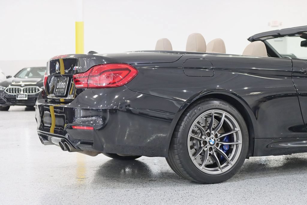 Used 2018 BMW M4 Convertible RWD image 11
