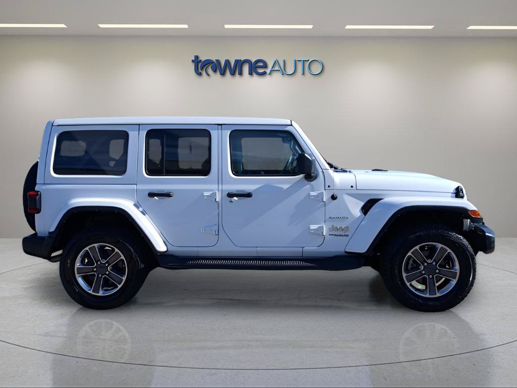 Used 2022 Jeep Wrangler Unlimited Sahara w/ LED Lighting Group AWD/4WD image 6