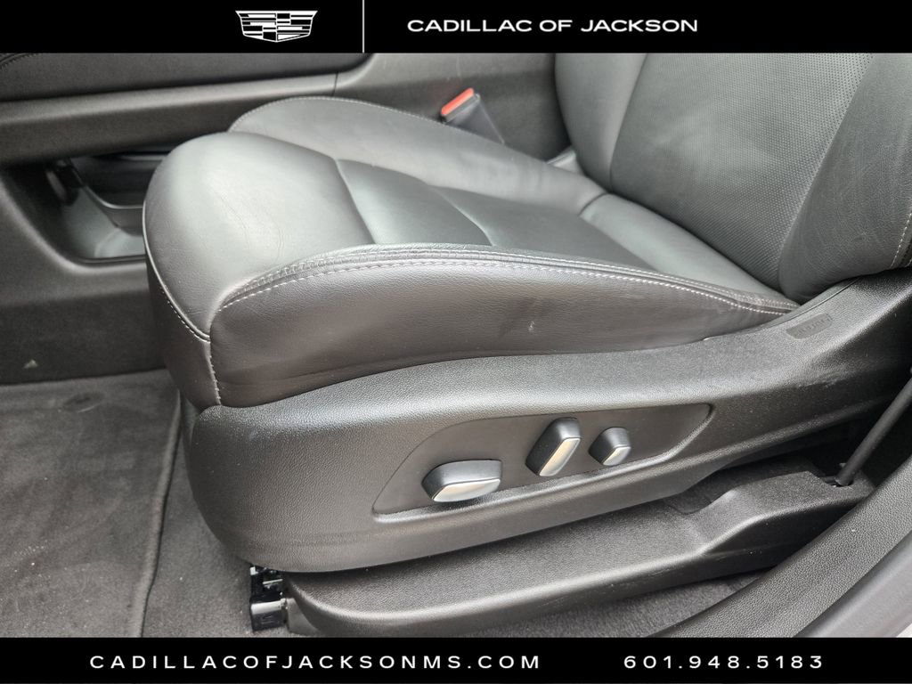 Certified 2025 Cadillac XT5 Premium Luxury image 9