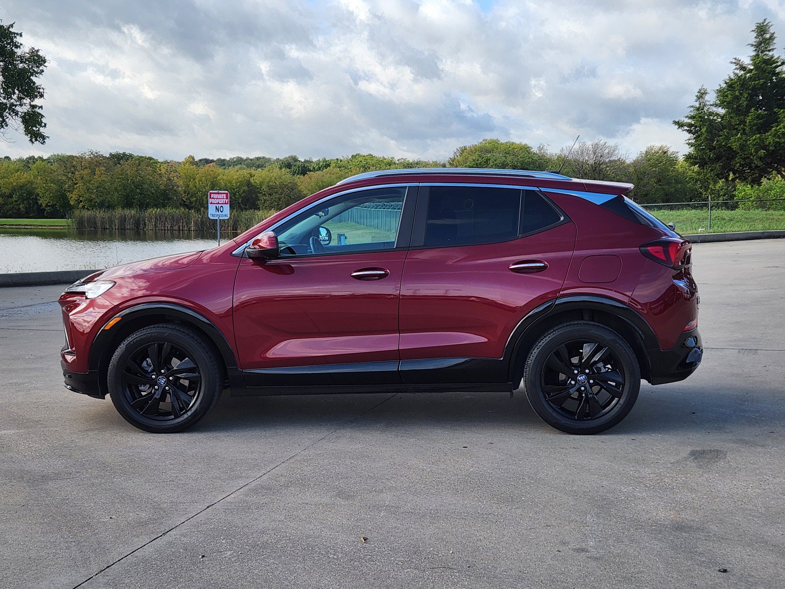Used 2024 Buick Encore GX Sport Touring w/ Comfort Package FWD image 3