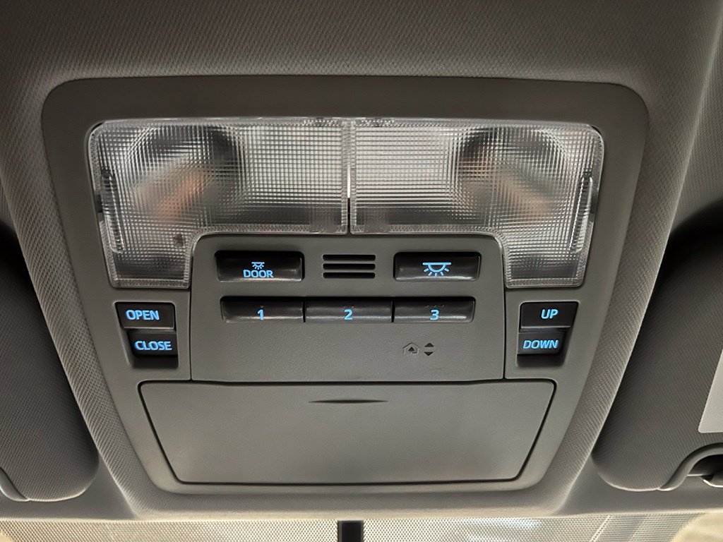 Used 2015 Toyota Highlander XLE AWD/4WD image 32