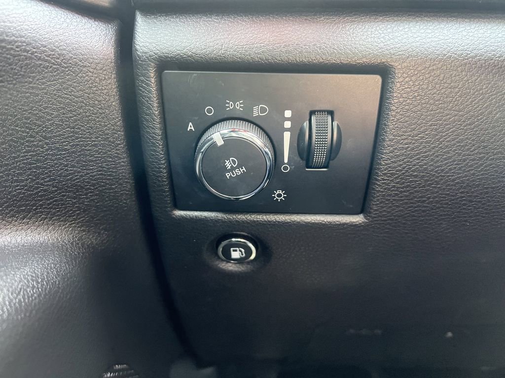 Used 2021 Jeep Grand Cherokee Laredo X AWD/4WD image 20