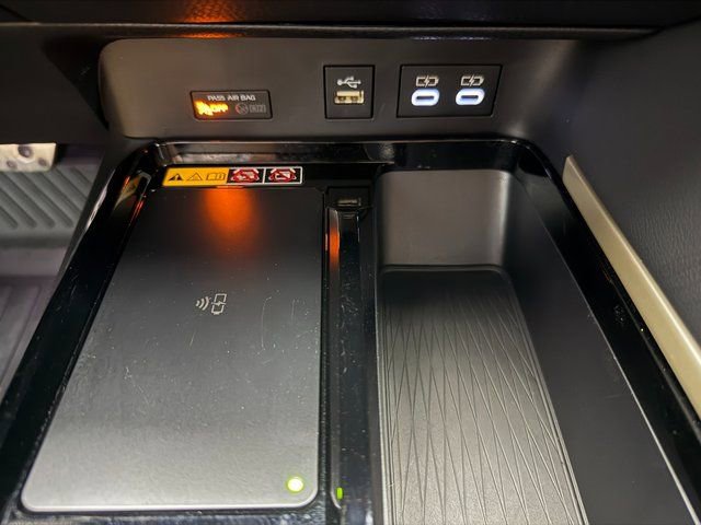 Used 2025 Toyota Camry XSE FWD image 19