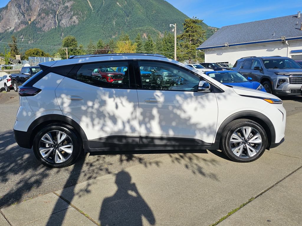Used 2023 Chevrolet Bolt EUV LT FWD image 4