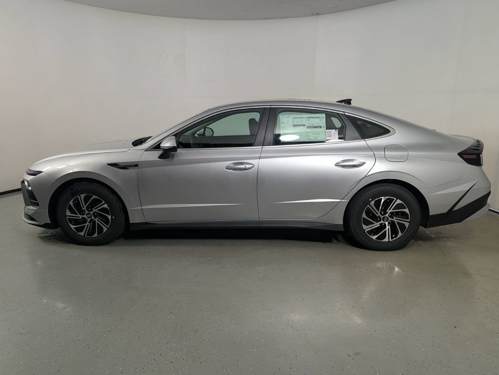 New 2026 Hyundai Sonata Blue FWD image 4
