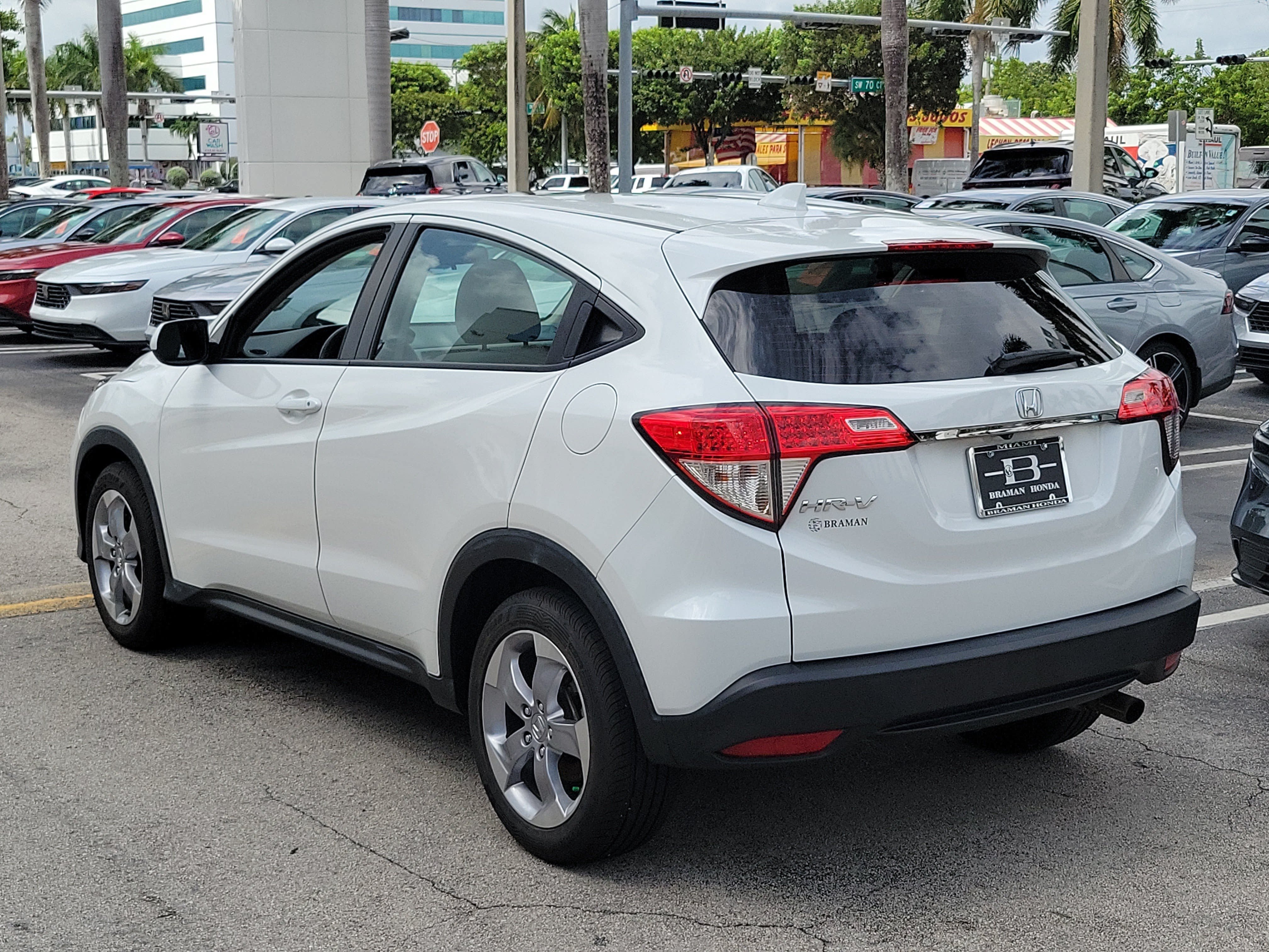 Certified 2022 Honda HR-V LX image 6