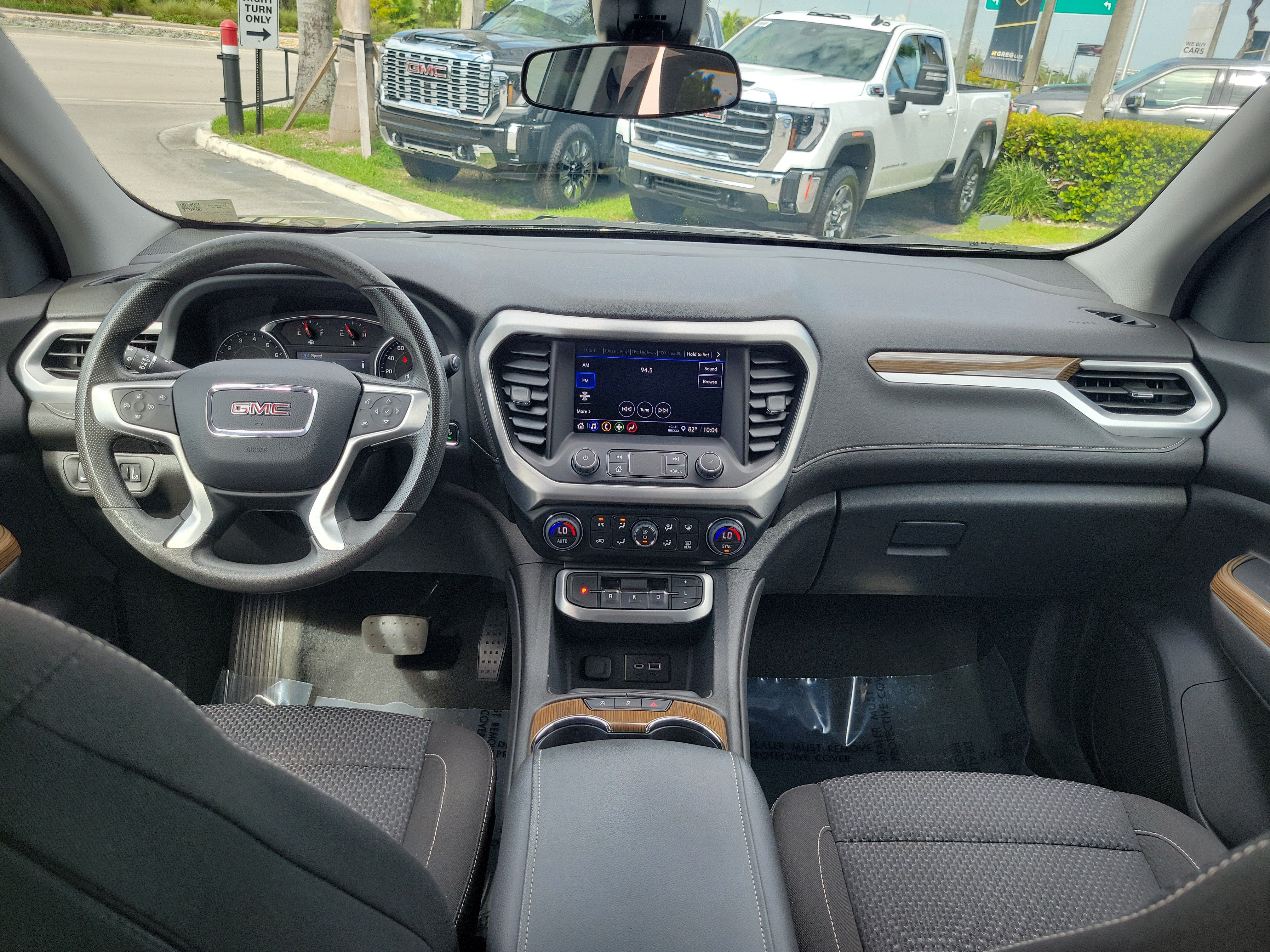 Used 2023 GMC Acadia SLE FWD image 16