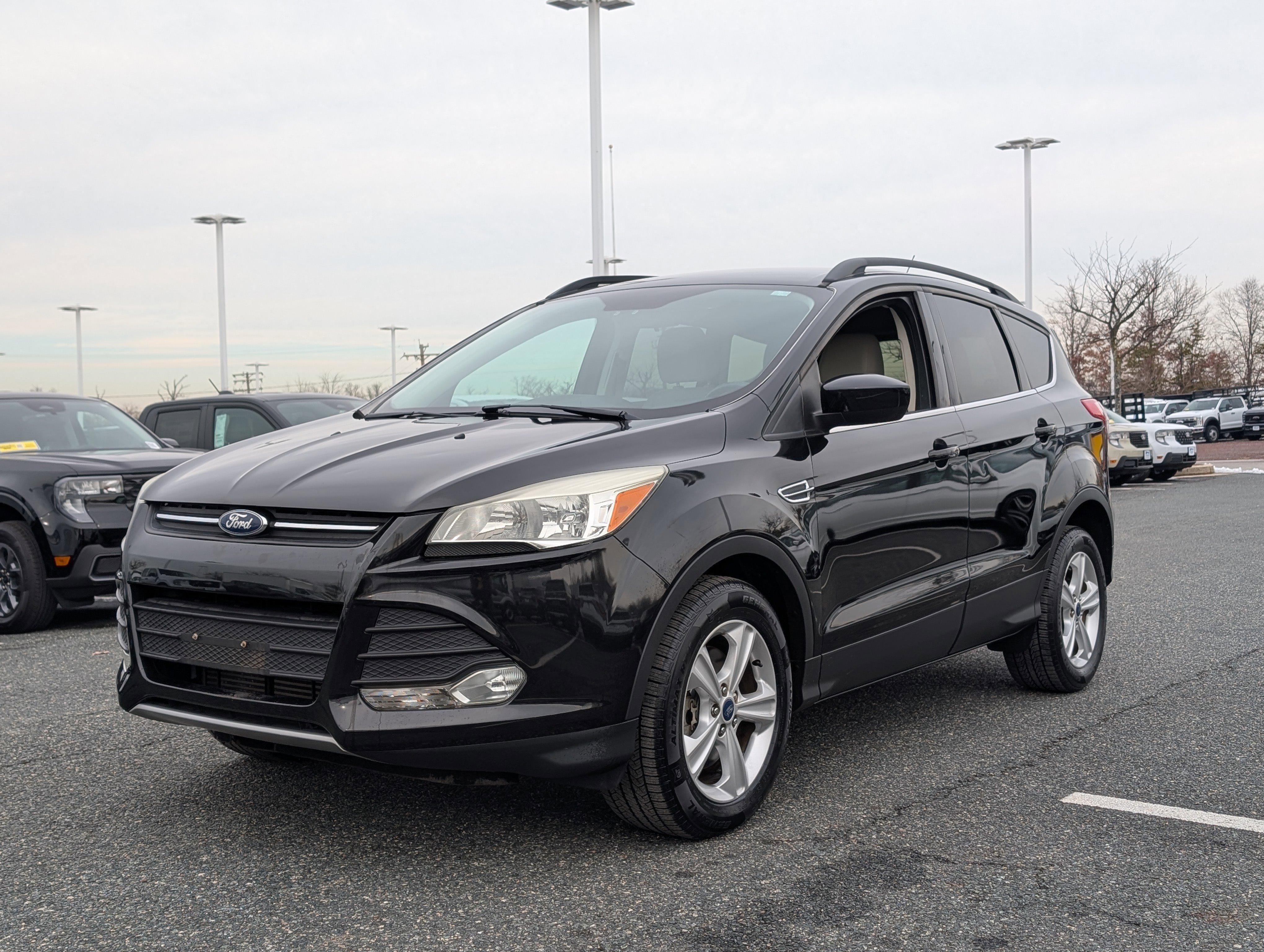 Used 2015 Ford Escape SE w/ Equipment Group 201A image 7