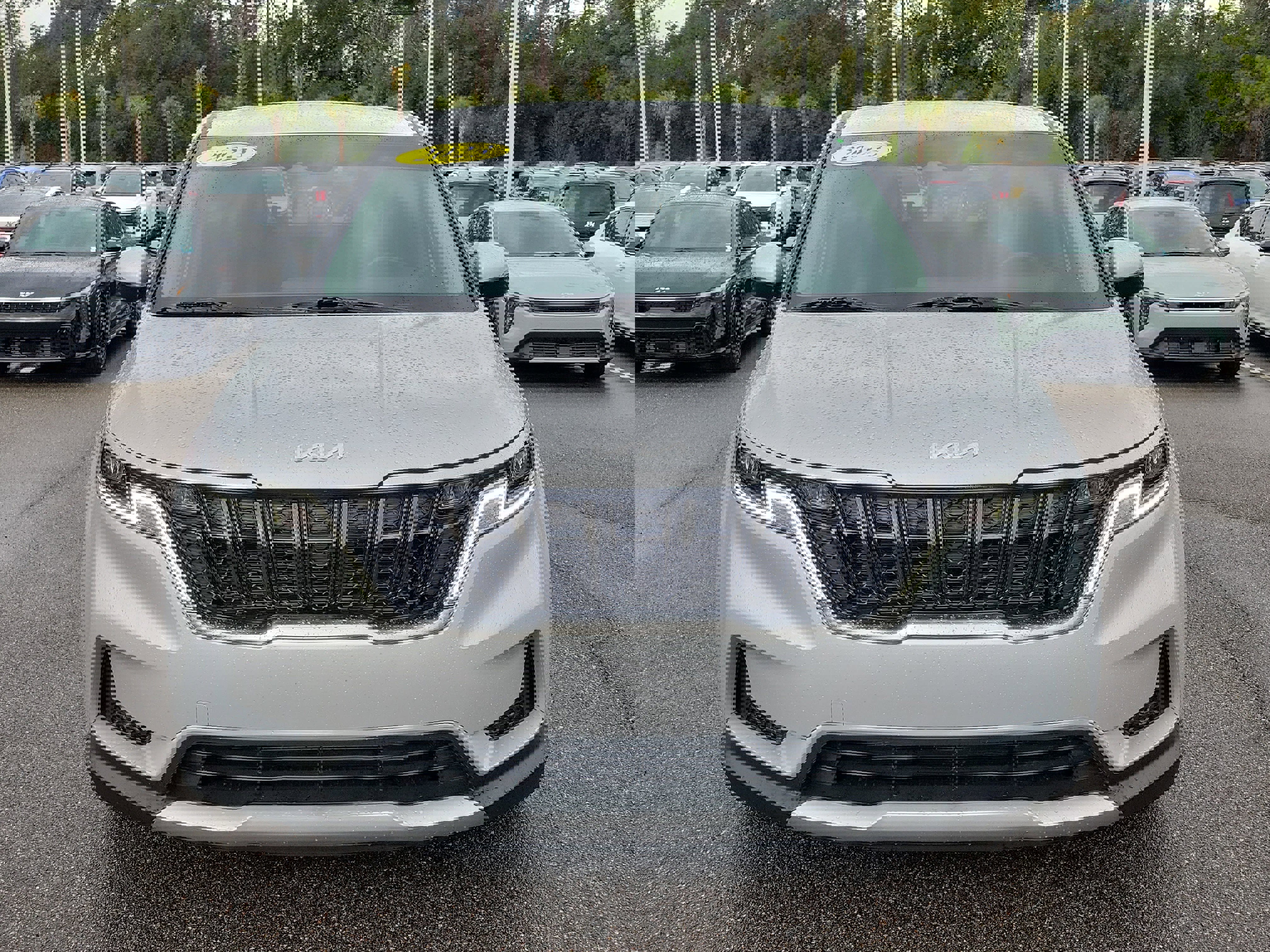 Certified 2023 Kia Carnival LX image 2