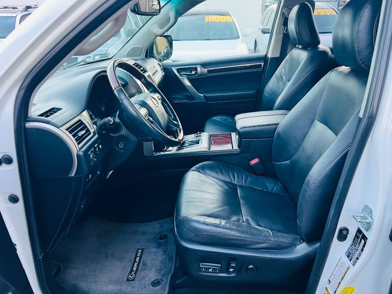 Used 2015 Lexus GX 460 w/ Premium Package AWD/4WD image 15