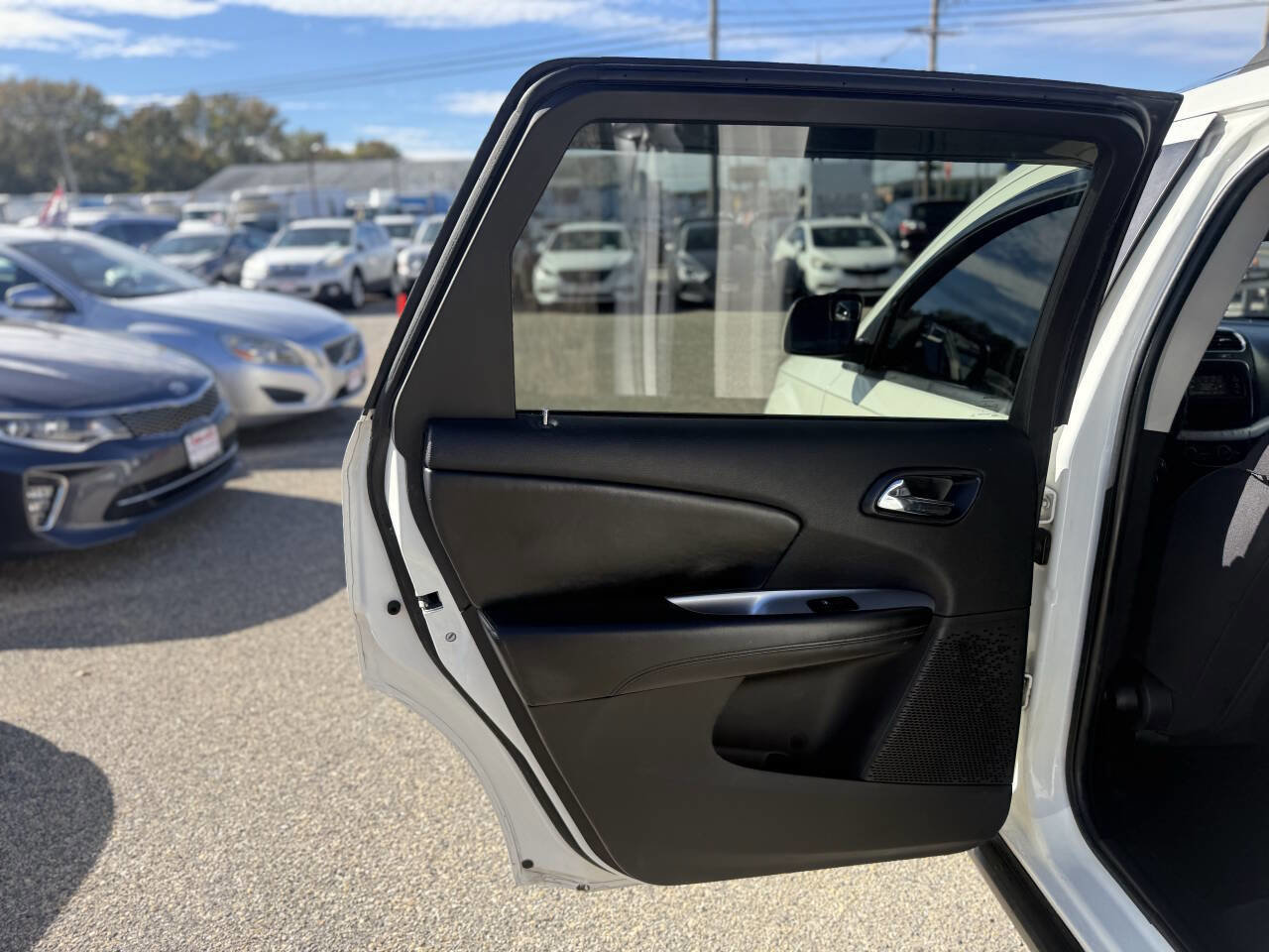 Used 2014 Dodge Journey SXT image 15