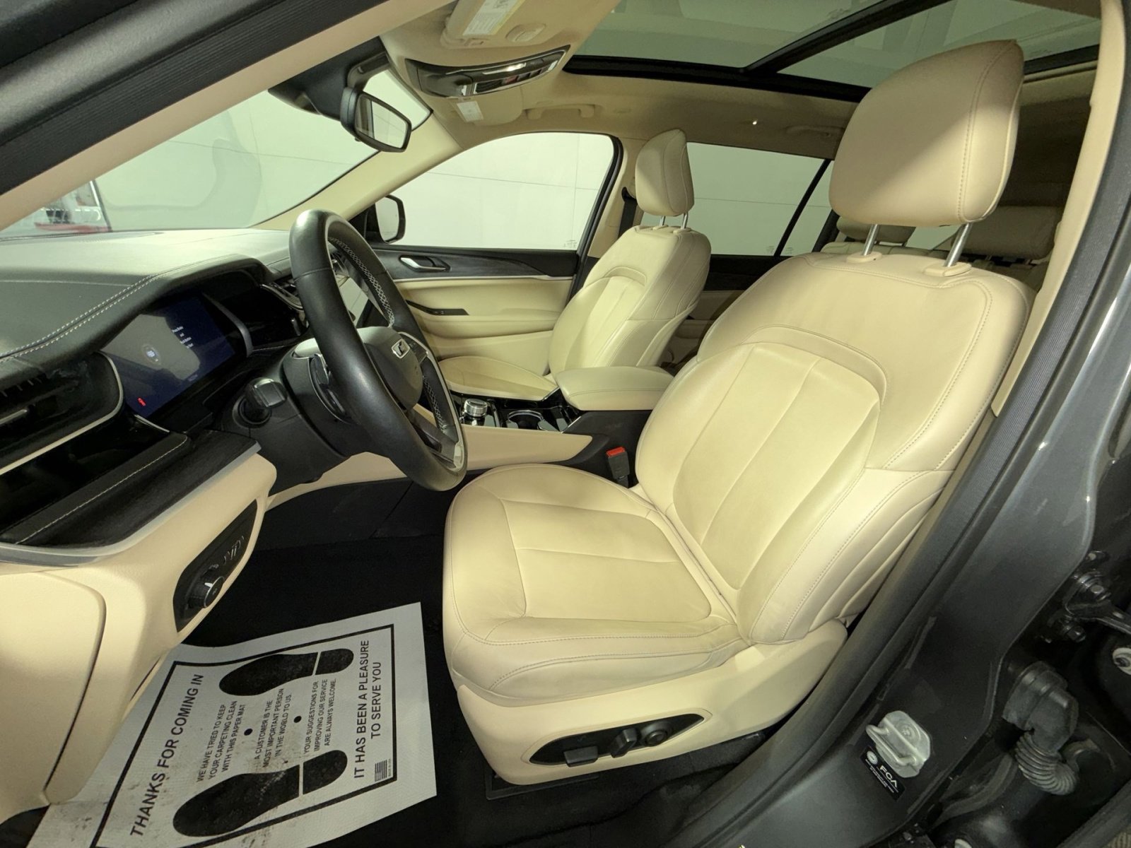 Used 2022 Jeep Grand Cherokee L Limited image 13