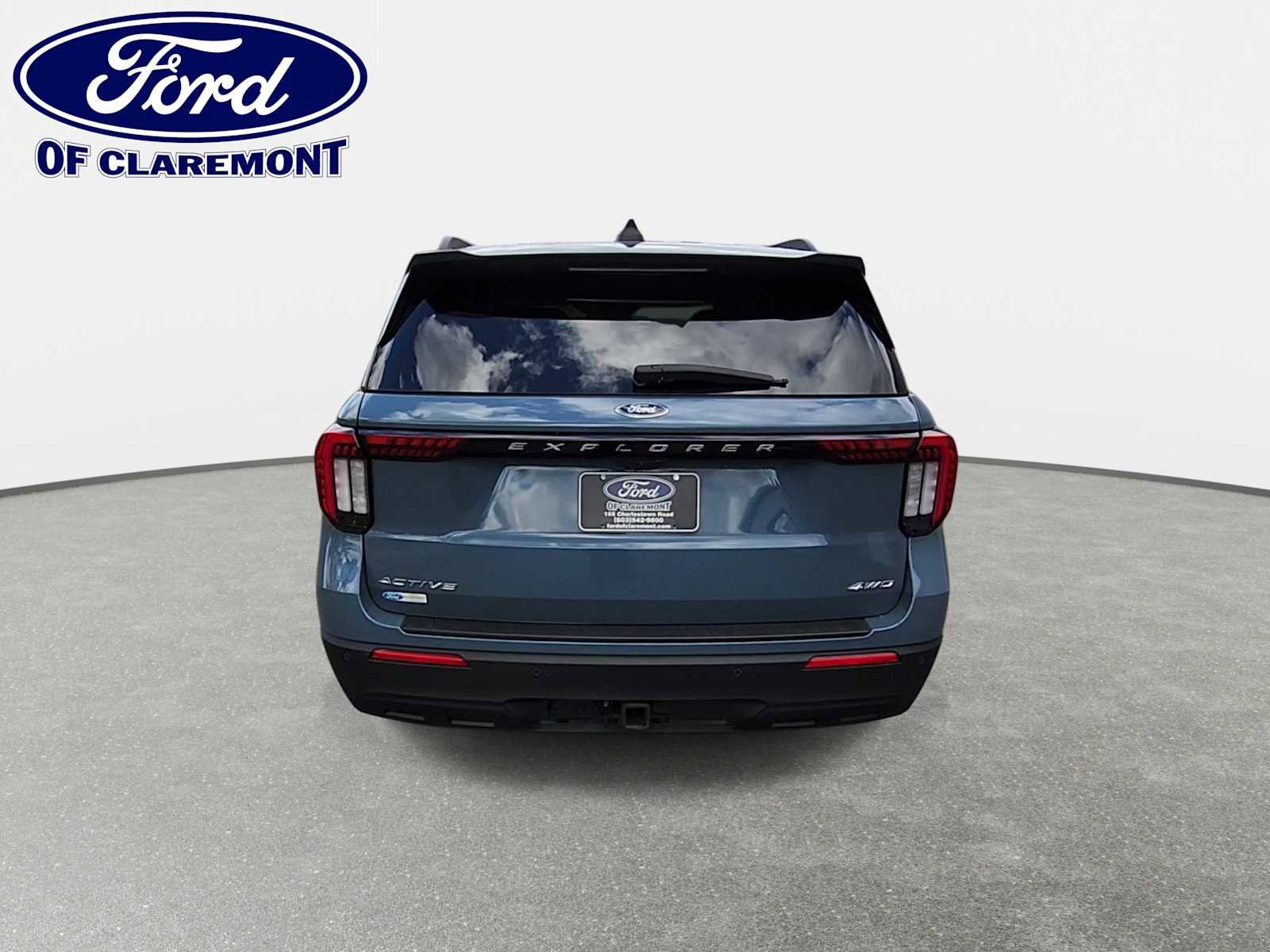 Used 2025 Ford Explorer Active AWD/4WD image 7