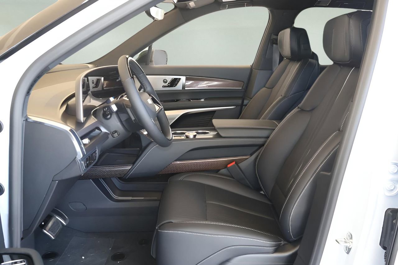 New 2026 Cadillac Vistiq Luxury image 13