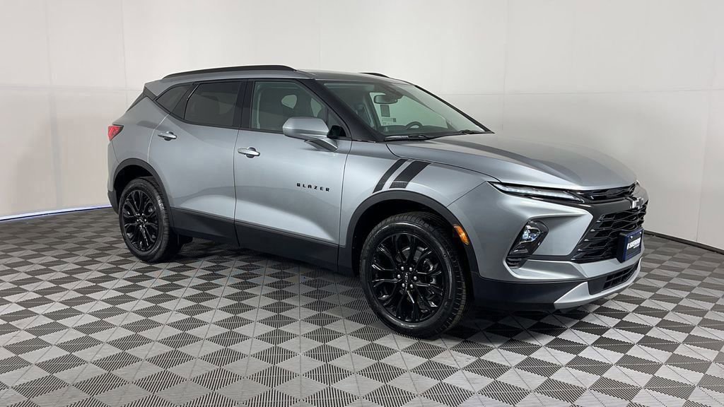 New 2025 Chevrolet Blazer LT w/ LPO, Black Sport Package image 2