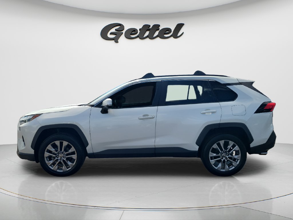 Used 2025 Toyota RAV4 XLE Premium w/ Weather Package FWD image 8
