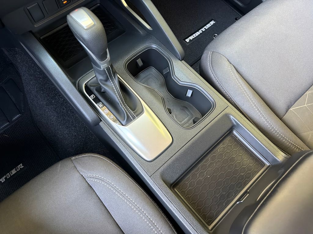 Used 2025 Nissan Frontier SV w/ Tow Package image 28