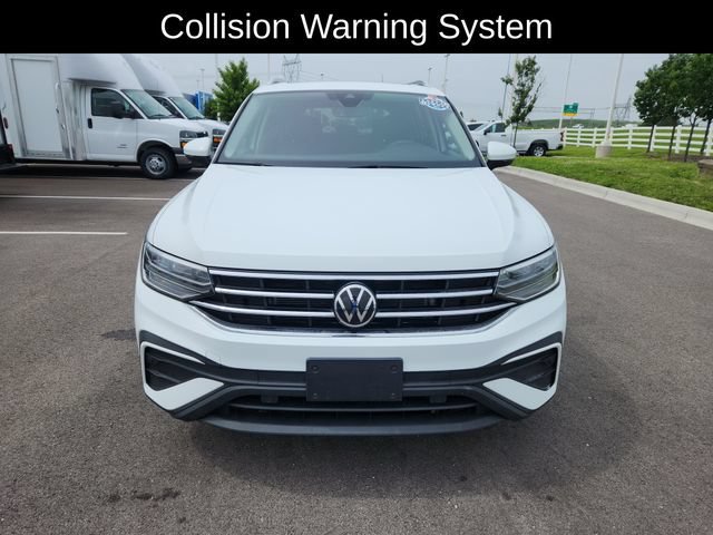 Used 2022 Volkswagen Tiguan SE w/ Panoramic Sunroof Package AWD/4WD image 2