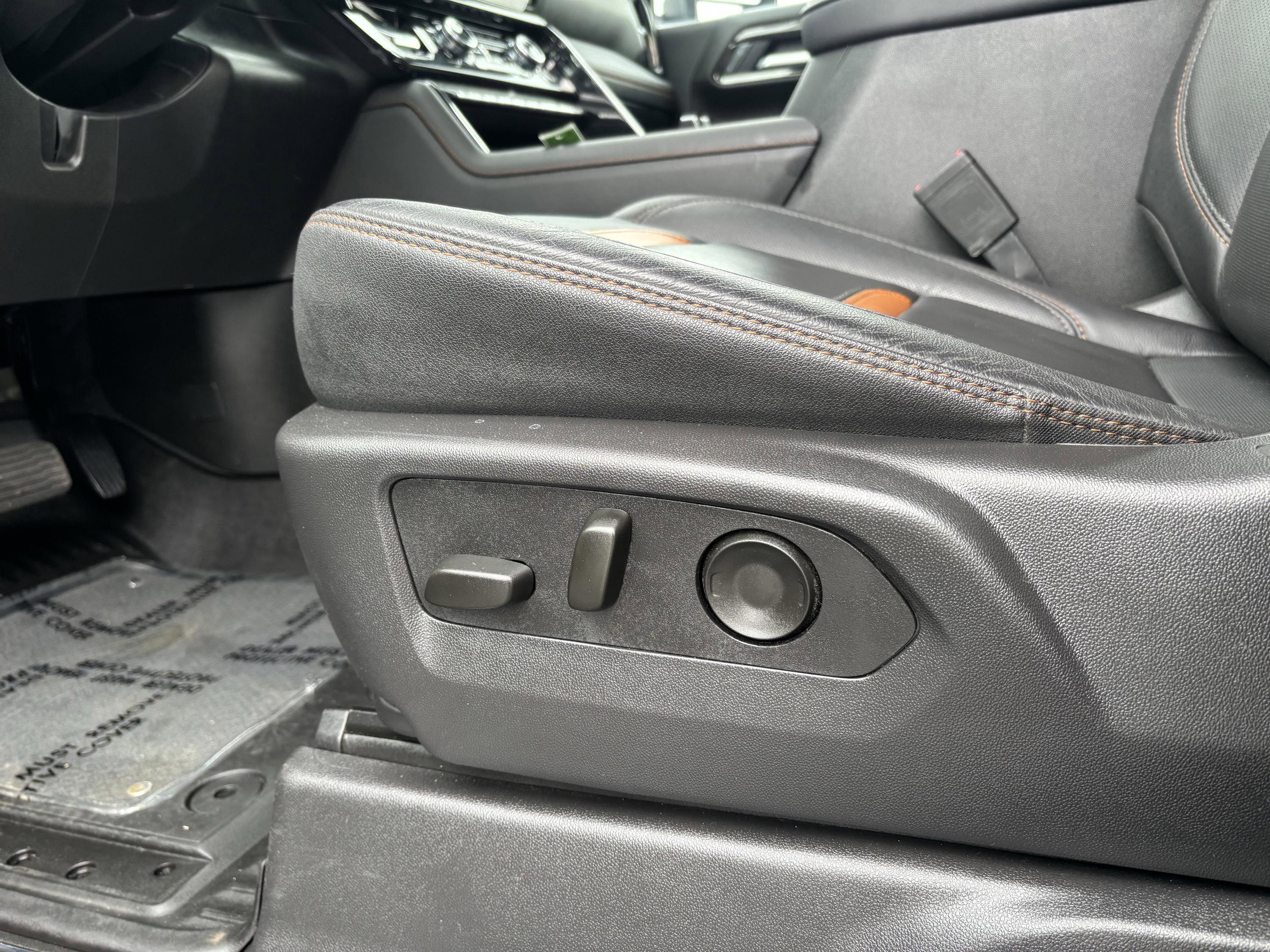 Used 2025 GMC Sierra 2500 AT4 w/ AT4 Premium Plus Package AWD/4WD image 31