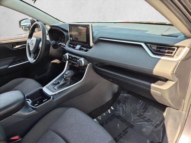 Used 2025 Toyota RAV4 XLE AWD/4WD image 21